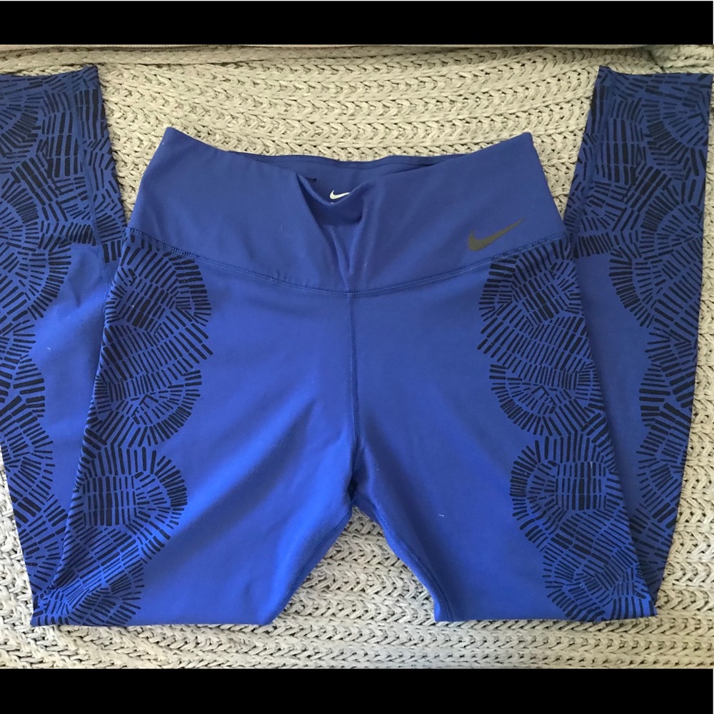 Nike engineered tidal wave tights